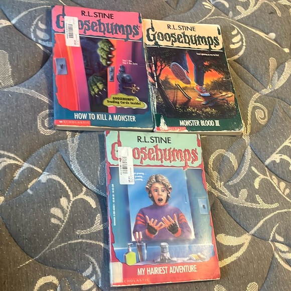 Scholastic Three Vintage R.L. Stine Goosebumps Books - Picture 1 of 10